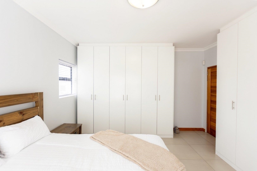5 Bedroom Property for Sale in Calypso Beach Western Cape